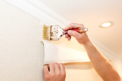 Pose de papier peint à Trélévern — revêtements muraux et toiles de verre
